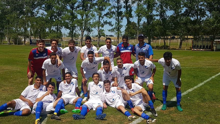 en diciembre, Campeones del Campeonato Uruguayo de 4a.División.