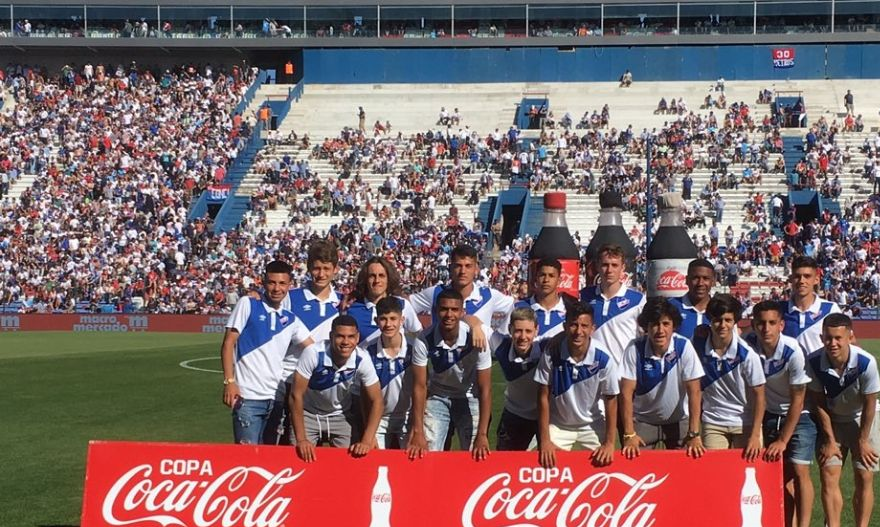 Parte del plantel de 6a.División festejando el Campeonato Uruguayo en el GPC (Noviembre)