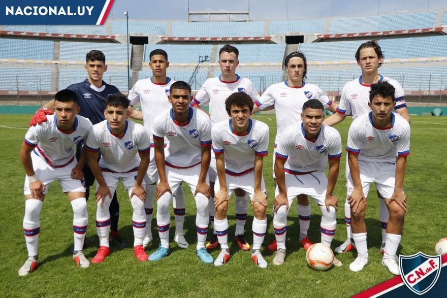 Titulares en el clásico del 22/9/2018 (4a1 Goles:Axel Pérez, Santiago Mouriño y Clovis Caballero x2). De izq.a derecha, parados: Bruno Alpuín, Santiago Mouriño, Jerónimo Quincke, Enzo Facchin y Joaquín Sosa, agachados: Axel Pérez, Emiliano Fernández, Clovis Caballero, Agustín da Rocha, Ignacio Velázquez, Santiago Cartagena.