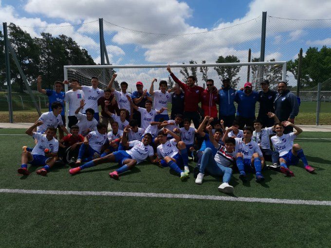 Festejo de la 7a.División por la obtención del Torneo Apertura, con una fecha de anticipación. 15/11/2020. Foto de @Formativas Nacional.